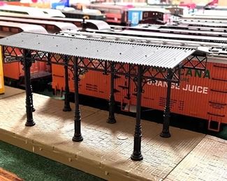 G Gauge scale station platform