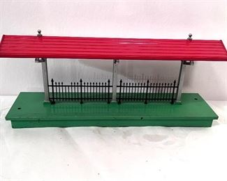 Lionel O Gauge station platform pre-war