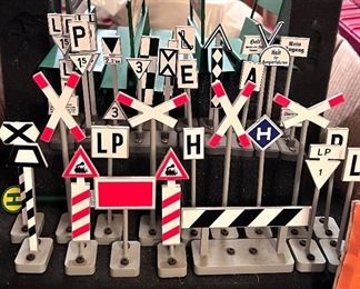 G Gauge scale signs - SOME OF THE TRAIN SIGNS MAY BE SOLD