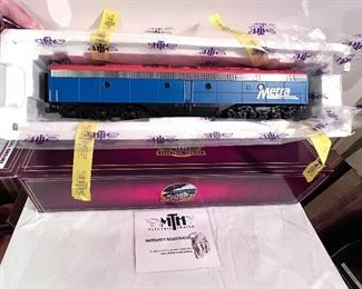 O Guage - MTH trains - Metra car
