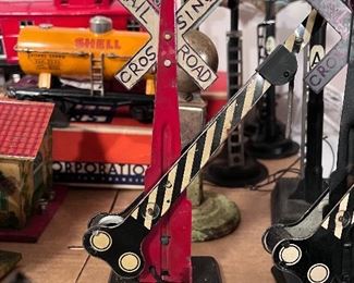 Pre-War O Gauge - Lionel - SOME OF THE TRAINS AND PARTS MAY BE SOLD