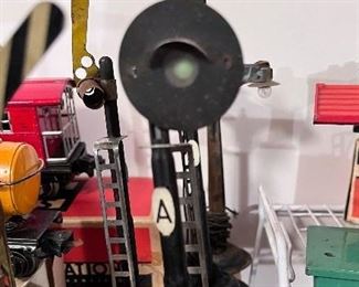 Pre-War O Gauge - Lionel - SOME OF THE TRAINS AND PARTS MAY BE SOLD