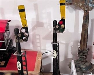 Pre-War O Gauge - Lionel - SOME OF THE TRAINS AND PARTS MAY BE SOLD