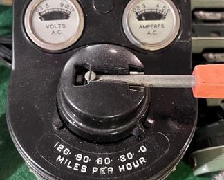 American Flyer transformer - as is - does not run the trains only the lights