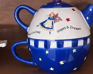 Tea pot w/stacking cup