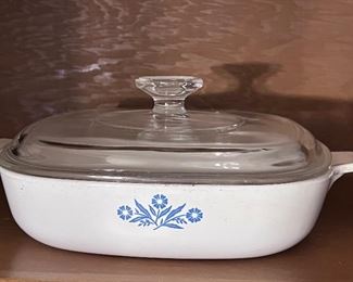 Corning Ware Blue Corn Flower casserole dish w/lid