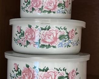 Metal storage bowls w/lids