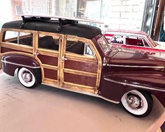 Die Cast Model Car - Ford Woody - Signature Series