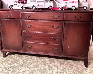 Buffet cabinet w/silverware drawer