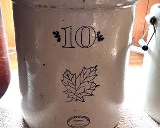 10 Gal. Western Stoneware Co. crock