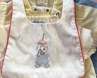 Vtg. Stitchted bib
