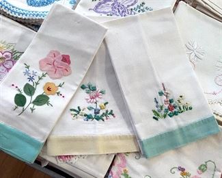 Vtg. Stitchted linens