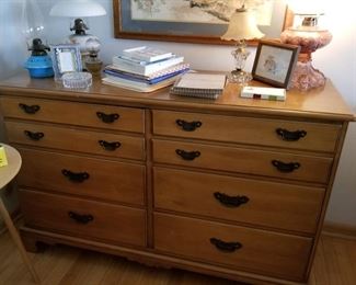 Ladies dresser