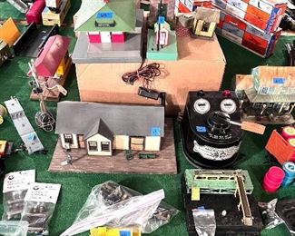 Tons of loose trains - O gauge, G gauge, S gauge, accessories and more