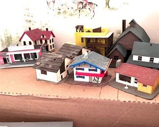 Tons of loose trains - OH gauge accessories, building and more