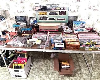Tons of loose trains - OH gauge accessories and more