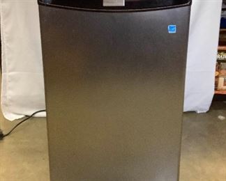 Bojo620 Danby Designer Mini Frig