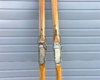 Gesc623 Vintage Cross Country Skiis