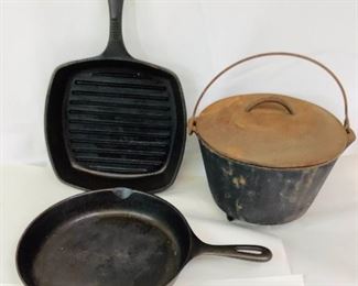 Leja332 Cast Iron 3 Leg Dutch Oven WagonWare