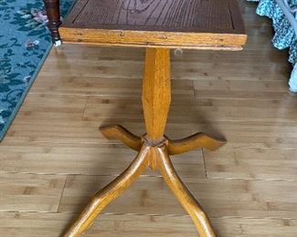 Cute tiny oak plant stand