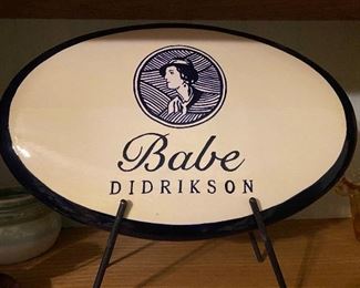 Ceramic piece - famous woman golfer