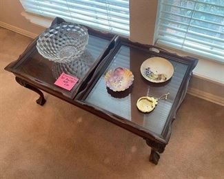 Mahogany coffee table with 2 removeable trays