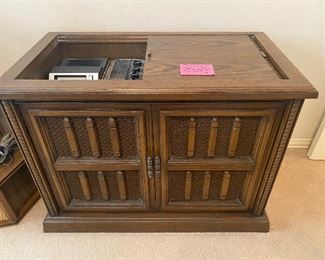 Small stereo HI FI, works great!