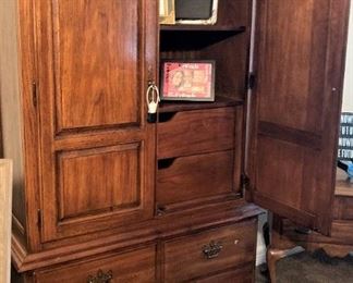 Clothing armoire
