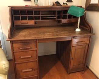 Roll top desk