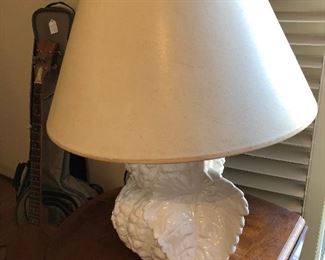 The grape cluster base lamp