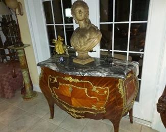 Bombe, Augustin Pajou bust