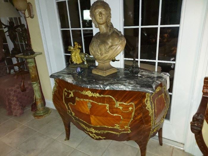 Bombe, Augustin Pajou bust