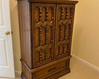 Chest of drawers. Older but in good condition