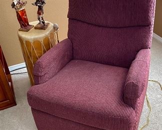 1 of 2 matching Steelcase Recliners