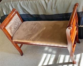 Nice wood and fabric Bench.