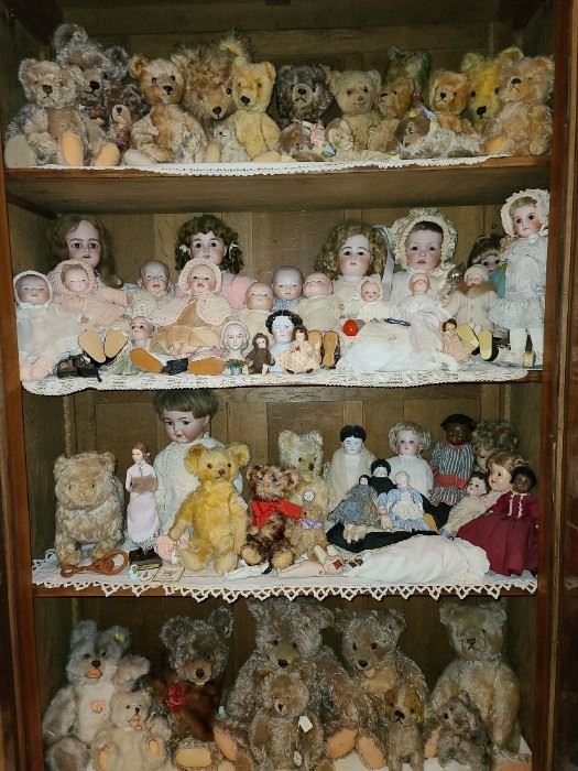 The North Caldwell, NJ Collection Of Steiff, Antique Dolls, Teddy Bears, Hummels, & Quality Antiques
