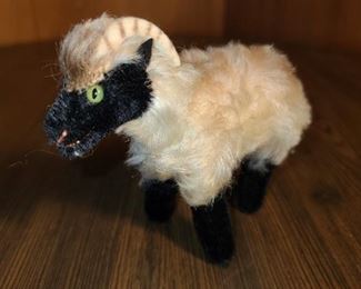 Steiff Ram