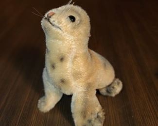 Steiff Seal