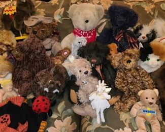 Assorted Plush (Bears, Dogs, Cats, Etc.)