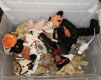 Assorted Boyd's Bears & Accessories