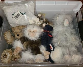 Assorted Boyd's Bears & Accessories