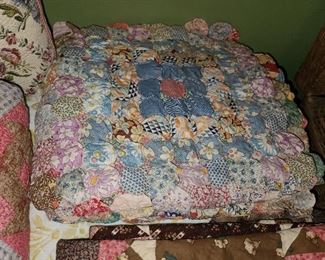 Vintage Yo-Yo Quilt Blanket