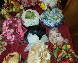 STUNNING COLLECTION OF BEAUTIFUL VINTAGE HATS! ALL IN GREAT CONDITION!