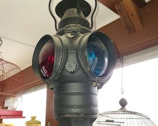 AMAZING 4 SIDED SOLID CAST IRON RAILROAD LANTERN W/ GLASS LENSES!