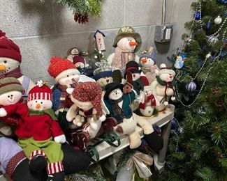 Christmas Décor and Stuffed Toys, Christmas Tree