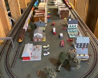 This set “N scale” Woking Train sets w/display. Will be sold as BID items. Highest Bid winners will be called noon on Friday.