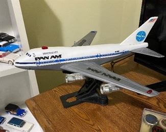 Pan Am Metal Airplane Model, Lights Up!