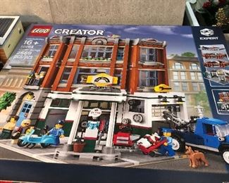 LEGO # 10264 "Corner Garage" - has been taken apart and sealed in the box. The following photos show it in a completed state.