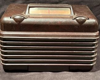 402 1946 SETCHELL CARLSON FROG EYES BAKELITE VACUUM TUBE RADIO
