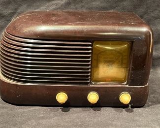 404 Art Deco Zenith Tube Radio